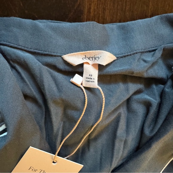 NEW WITH TAGS Eberjey Charcoal Pajama Set with White Trim - Picture 3 of 9